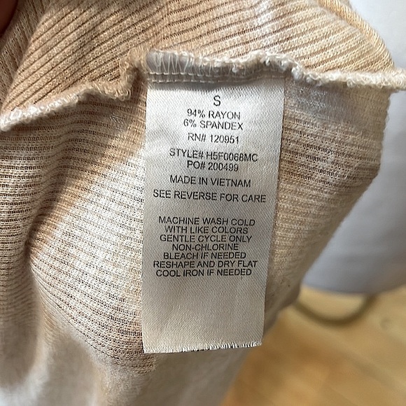 Hippie Rose Beige V-Neck Long Sleeved Thermal Top, Size Small. - Picture 6 of 6